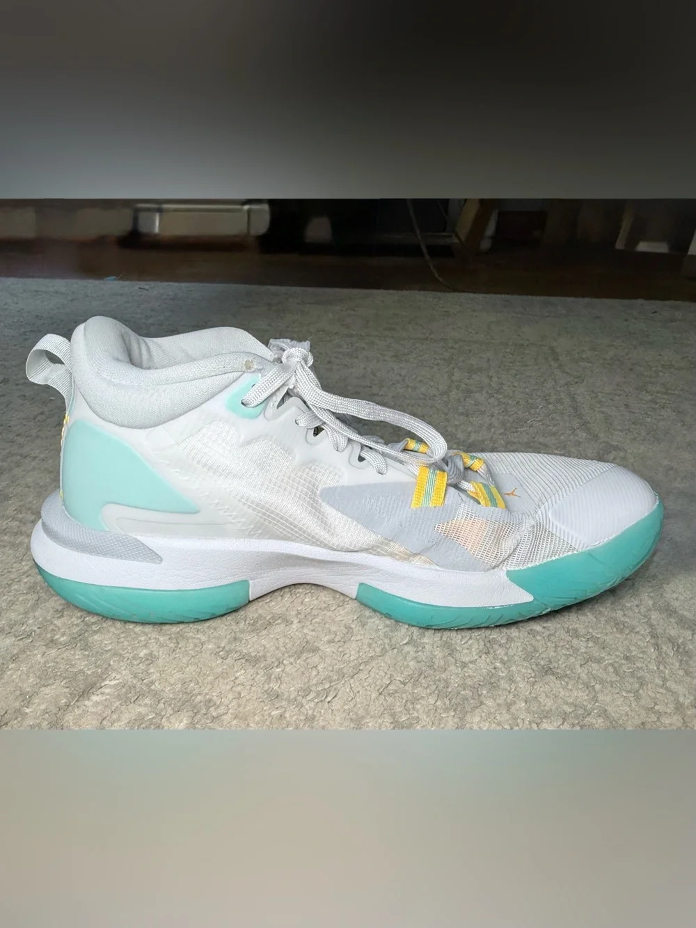 Nike Air mJordan’s Zion 1 White Dynamic Turquoise Basketball Shoes Mens size 8.5